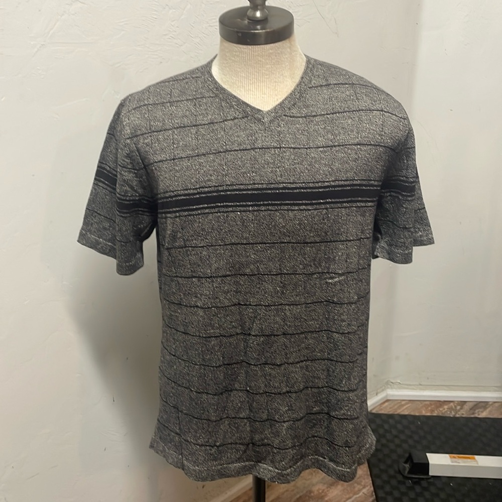 Alfani v neck short sleeve shirt size medium